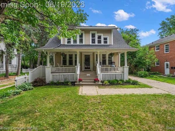 568 Saint Clair Avenue, Grosse Pointe, MI 48230