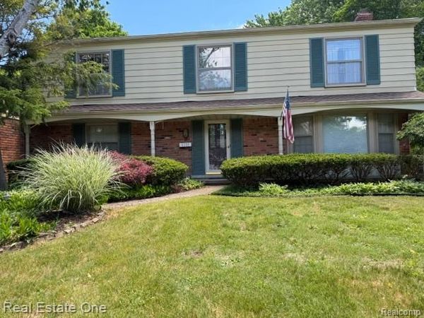 5135 Iron Gate Road, Bloomfield Hills, MI 48304