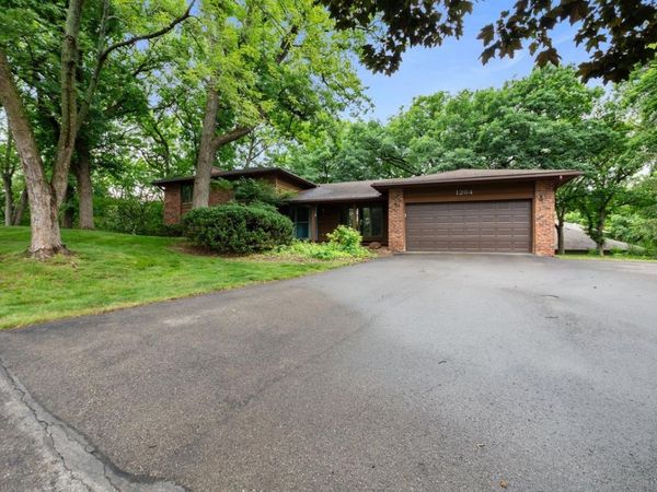 1264 Vildmark Drive, Eagan, MN 55123