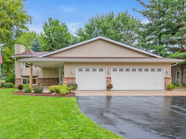 7170 Grangeview N, Centerville, MN 55038