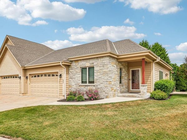 534 Garden Prairie DRIVE, Unit 7, Waukesha, WI 53186