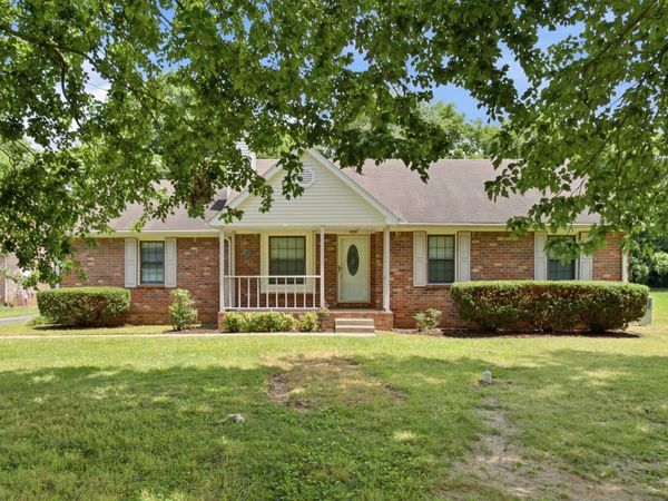 10044 Roanoke Dr , Murfreesboro, TN 37129