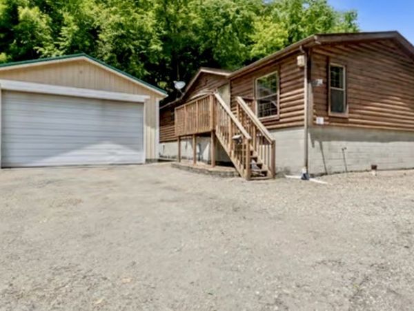 411 Days Run Rd , Creighton, PA 15030