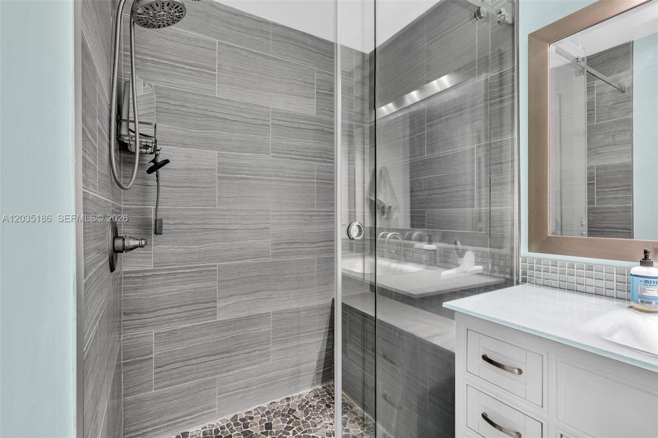 2107 SE 10th Ave , Unit 809, Fort Lauderdale, FL 33316 Photo