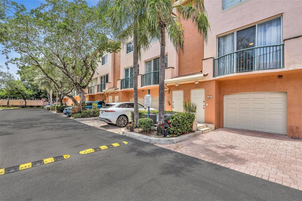 2107 SE 10th Ave , Unit 809, Fort Lauderdale, FL 33316 Photo