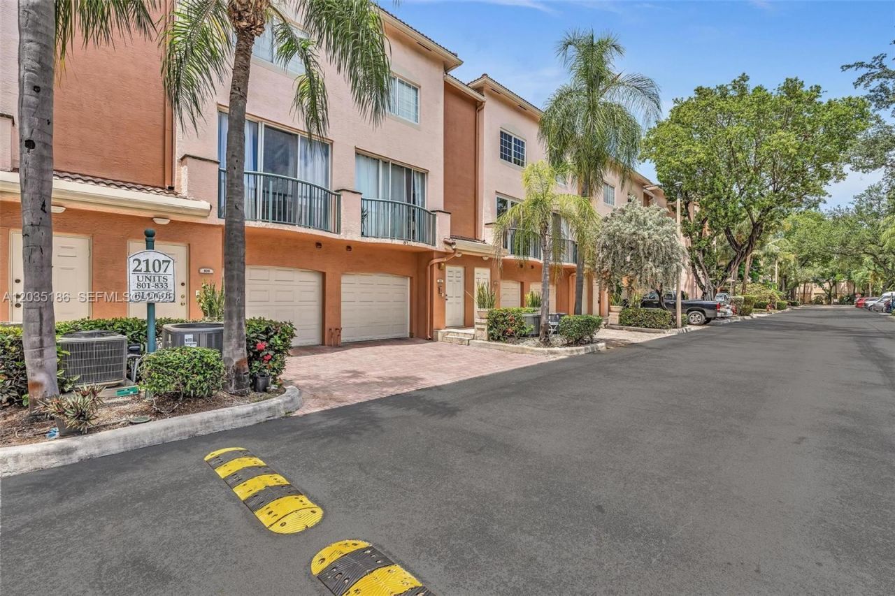 2107 SE 10th Ave , Unit 809, Fort Lauderdale, FL 33316 Photo