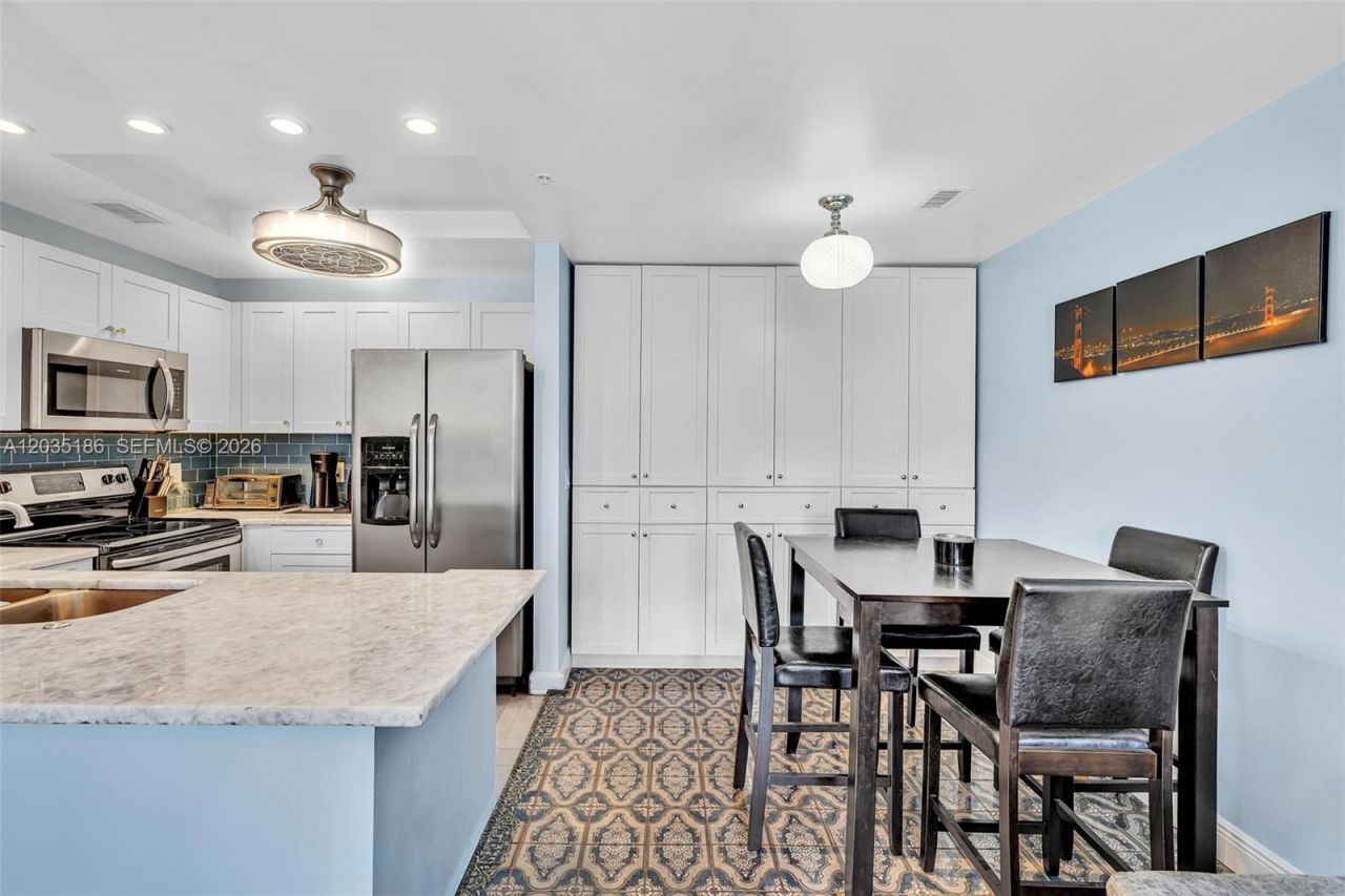 2107 SE 10th Ave , Unit 809, Fort Lauderdale, FL 33316 Photo