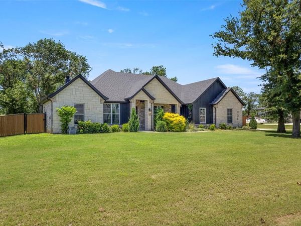 904 Taylor Branch, Springtown, TX 76082