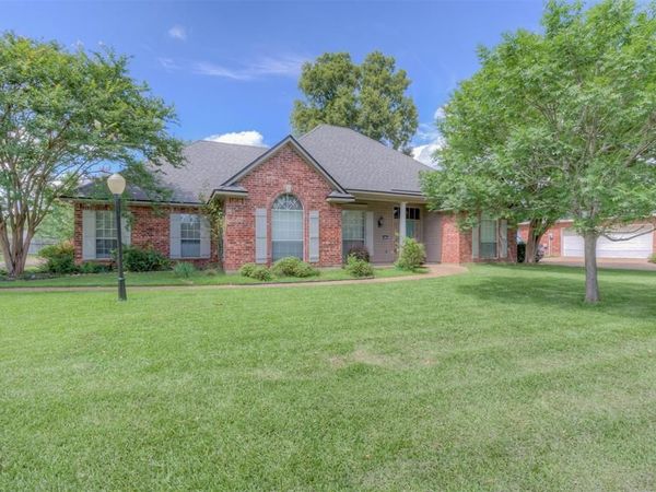 2318 Dove Hollow Drive , Shreveport, LA 71118