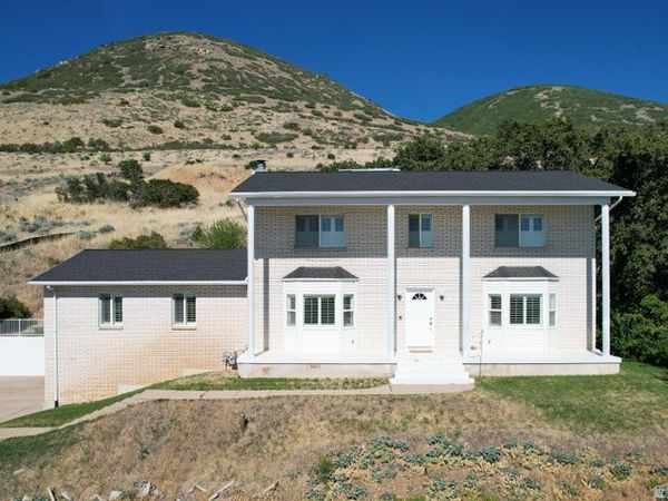 1398 N OAKRIDGE DR, Centerville, UT 84014