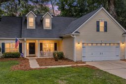 211 Green View Court photo 4