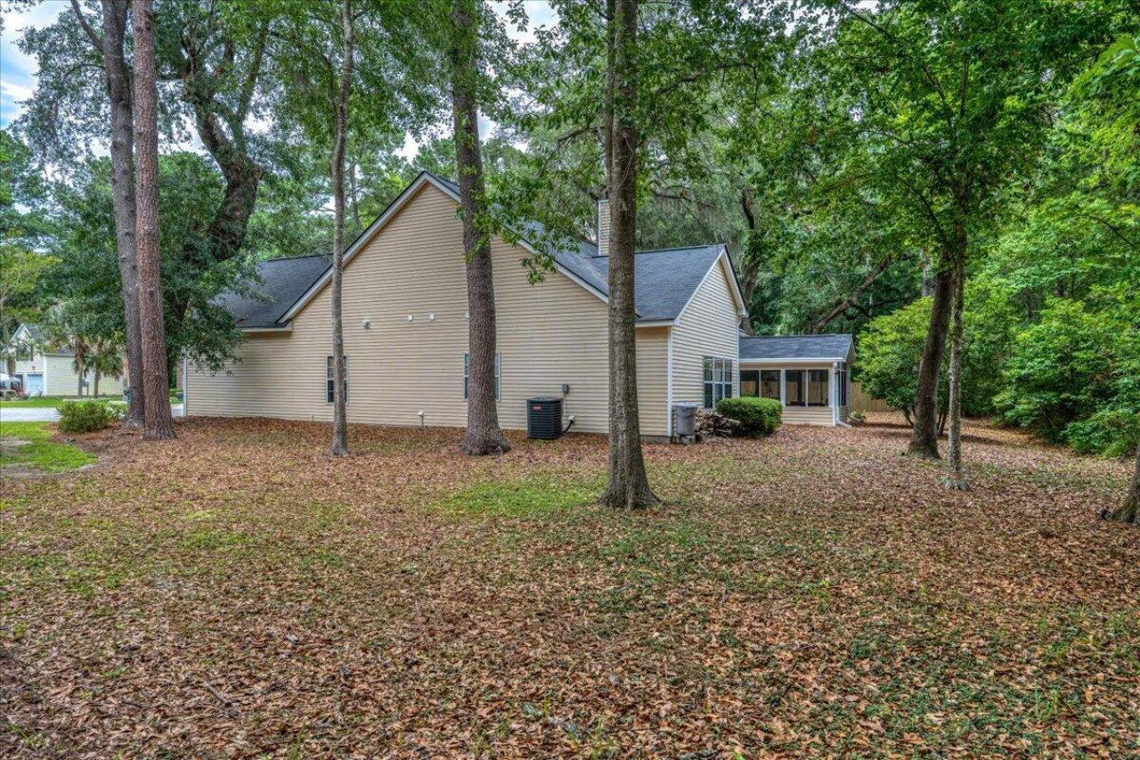 211 Green View Court Photo 29
