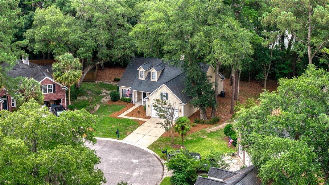 211 Green View Court Photo 31