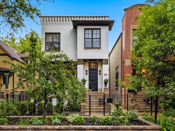 1310 W Roscoe Street , Chicago, IL 60657