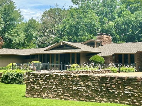 2407 Cherry Hills Drive , Siloam Springs, AR 72761