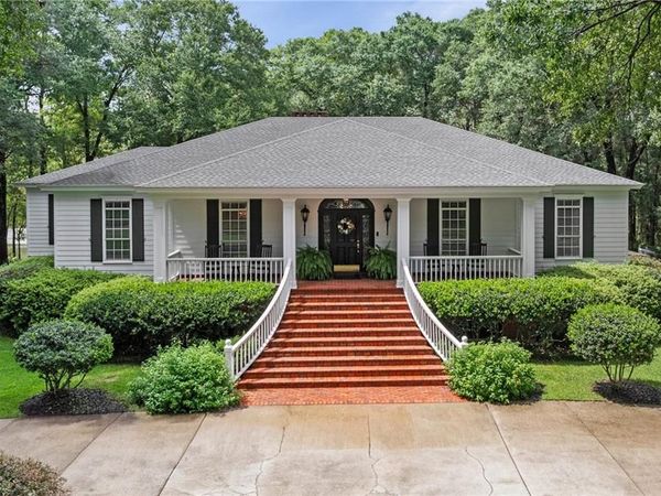 8200 Whisper Lakes Court, Mobile, AL 36619