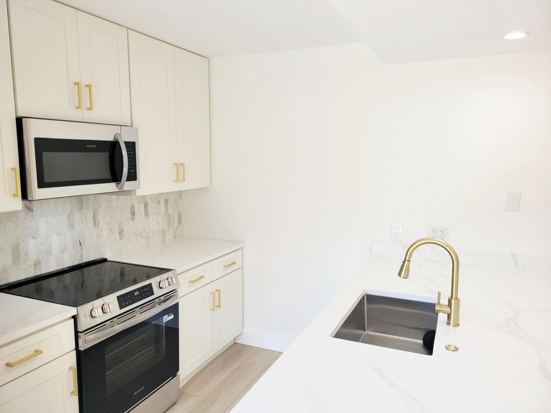 712 7th Way, West Palm Beach, FL 33407 Photo
