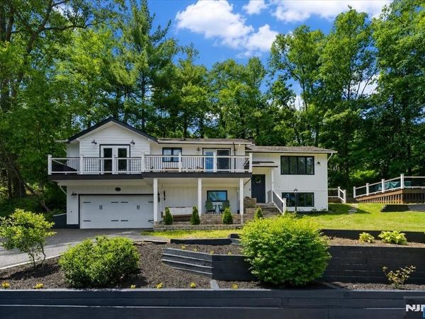 19 Somerville Road, WEST MILFORD, NJ 07421