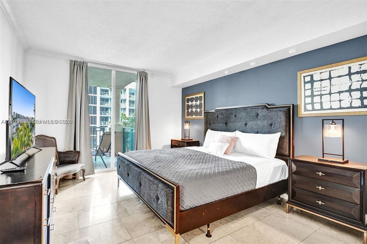 17555 NW Atlantic Blvd , Unit 608, Sunny Isles Beach, FL 33160 Photo