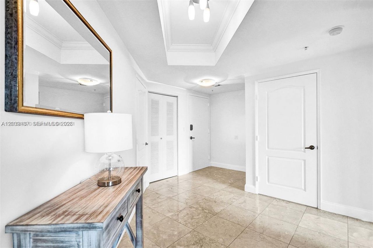 17555 NW Atlantic Blvd , Unit 608, Sunny Isles Beach, FL 33160 Photo