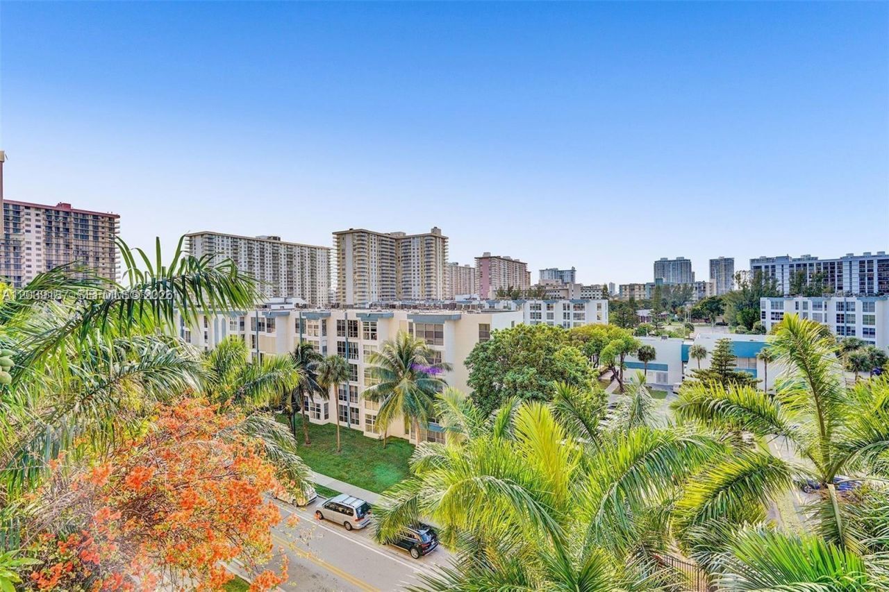 17555 NW Atlantic Blvd , Unit 608, Sunny Isles Beach, FL 33160 Photo