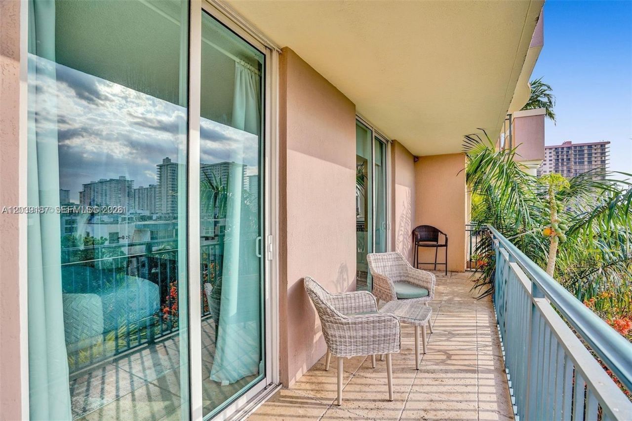 17555 NW Atlantic Blvd , Unit 608, Sunny Isles Beach, FL 33160 Photo