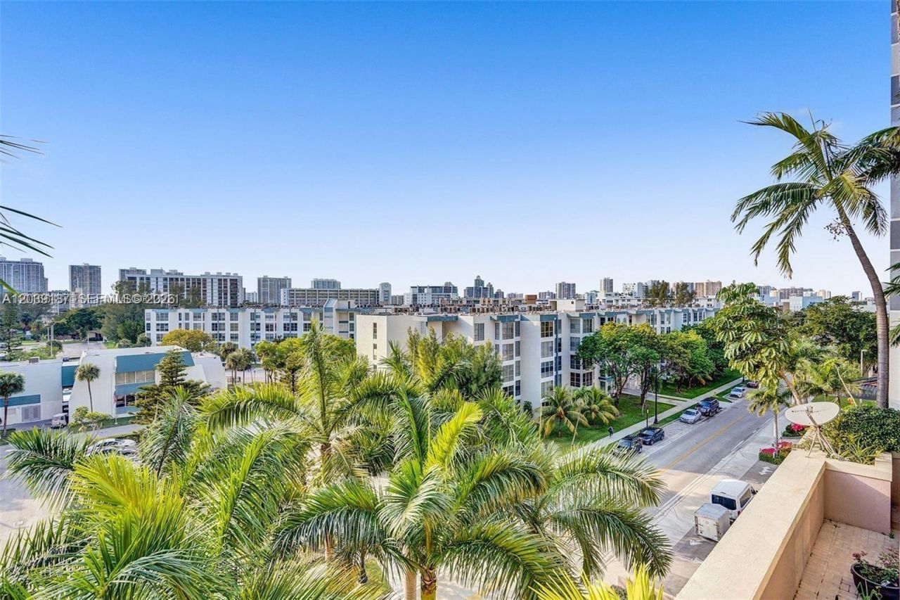 17555 NW Atlantic Blvd , Unit 608, Sunny Isles Beach, FL 33160 Photo
