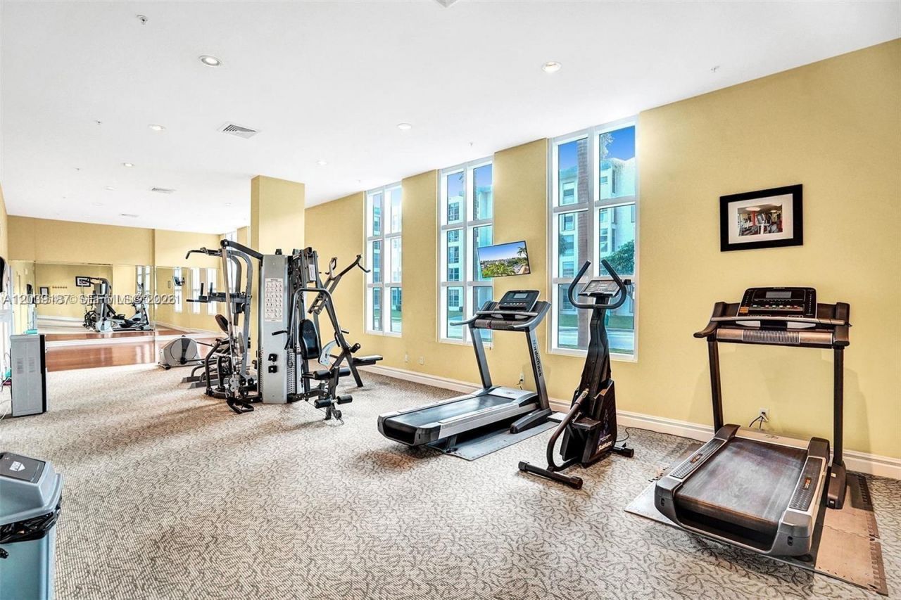 17555 NW Atlantic Blvd , Unit 608, Sunny Isles Beach, FL 33160 Photo