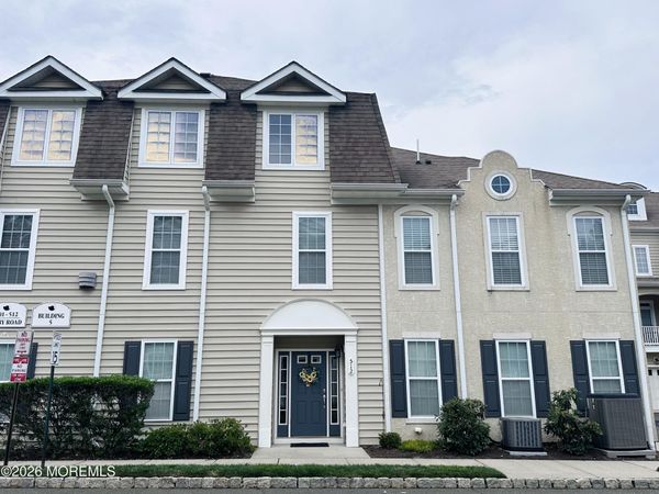 512 Abby Road, Middletown, NJ 07748