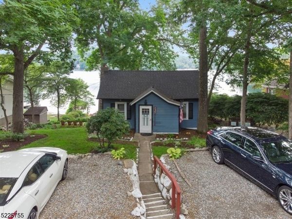 137 Lakeview Ave, Ringwood, NJ 07456