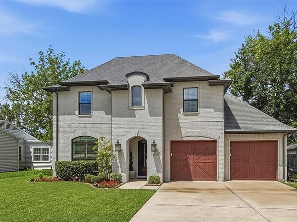 725 Edgefield Road, Fort Worth, TX 76107