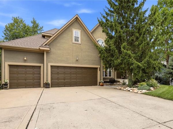 23536 W 73rd Terrace, Shawnee, KS 66227