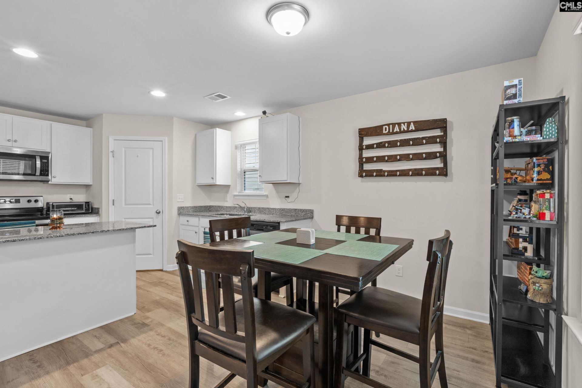 1069 Crescent Moon Loop Photo 11