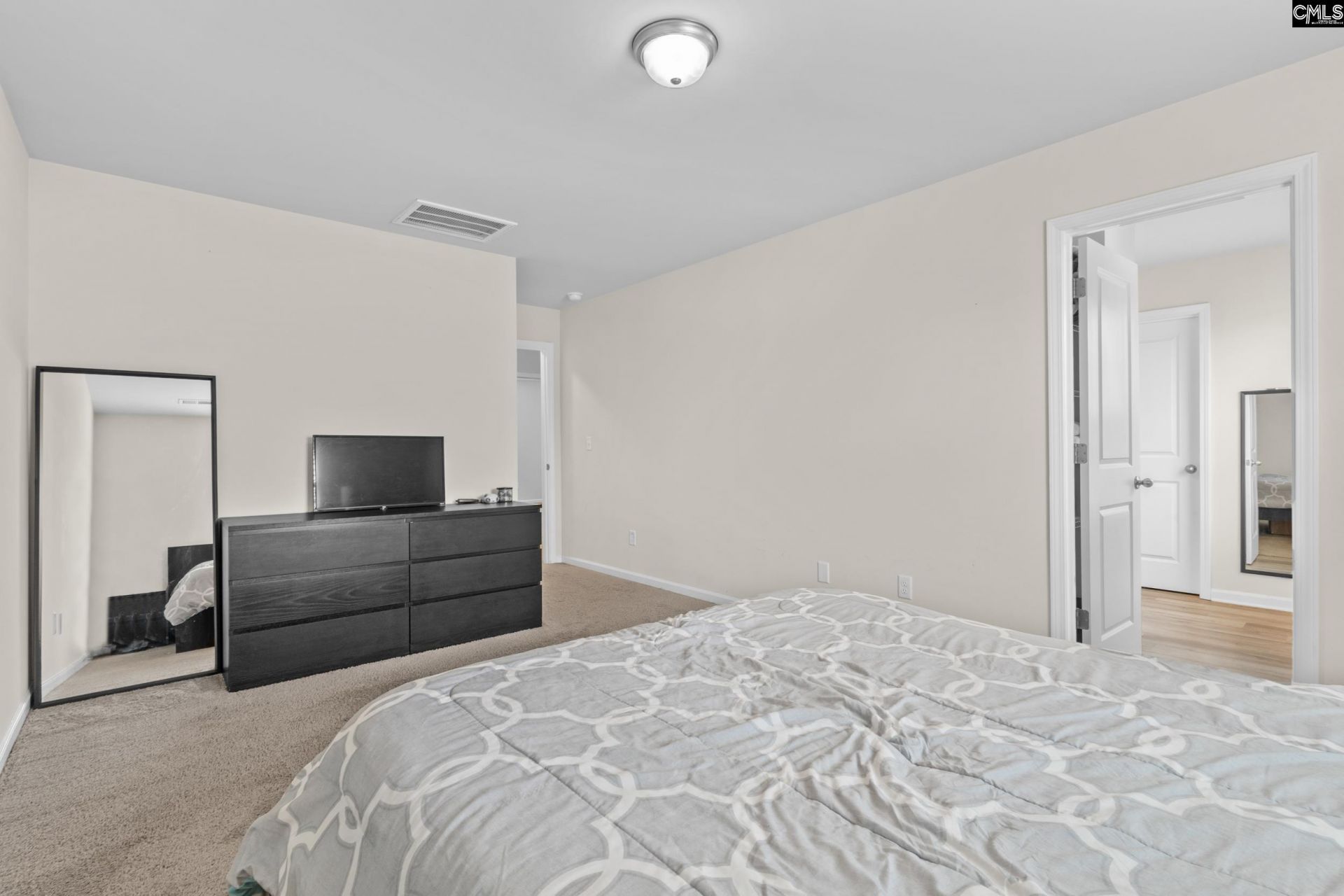 1069 Crescent Moon Loop Photo 15