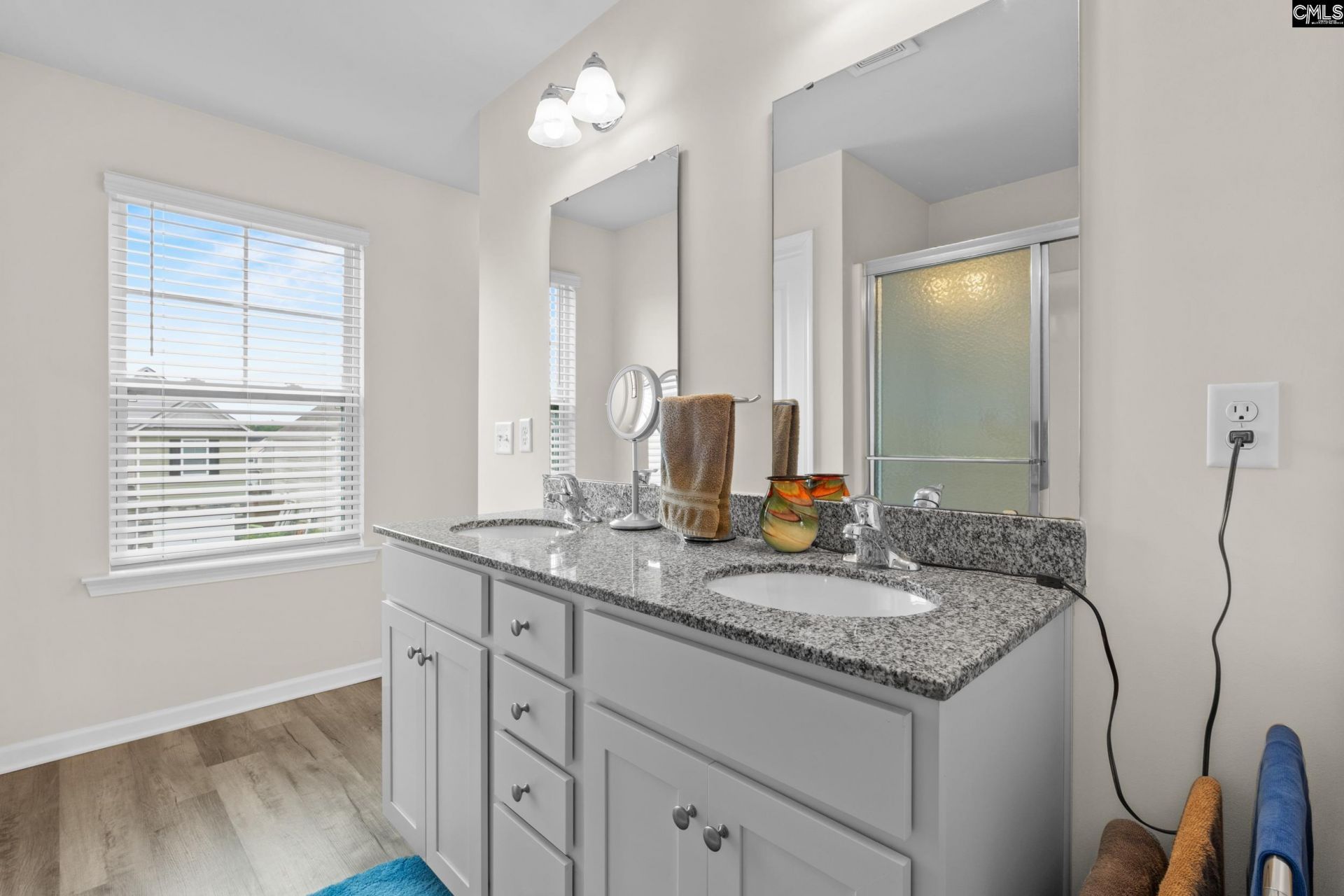 1069 Crescent Moon Loop Photo 18