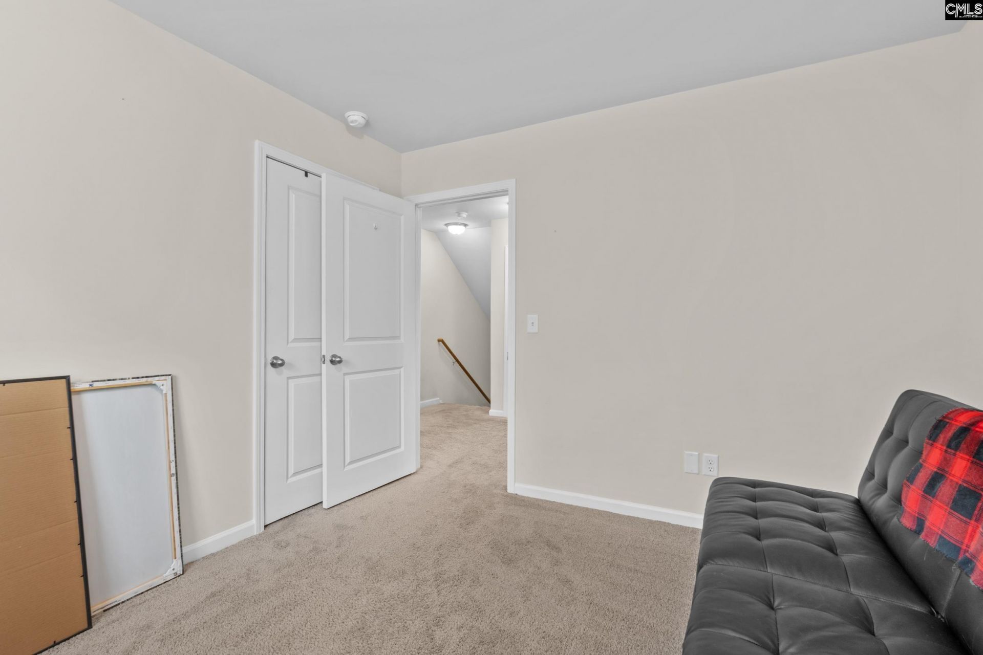 1069 Crescent Moon Loop Photo 19