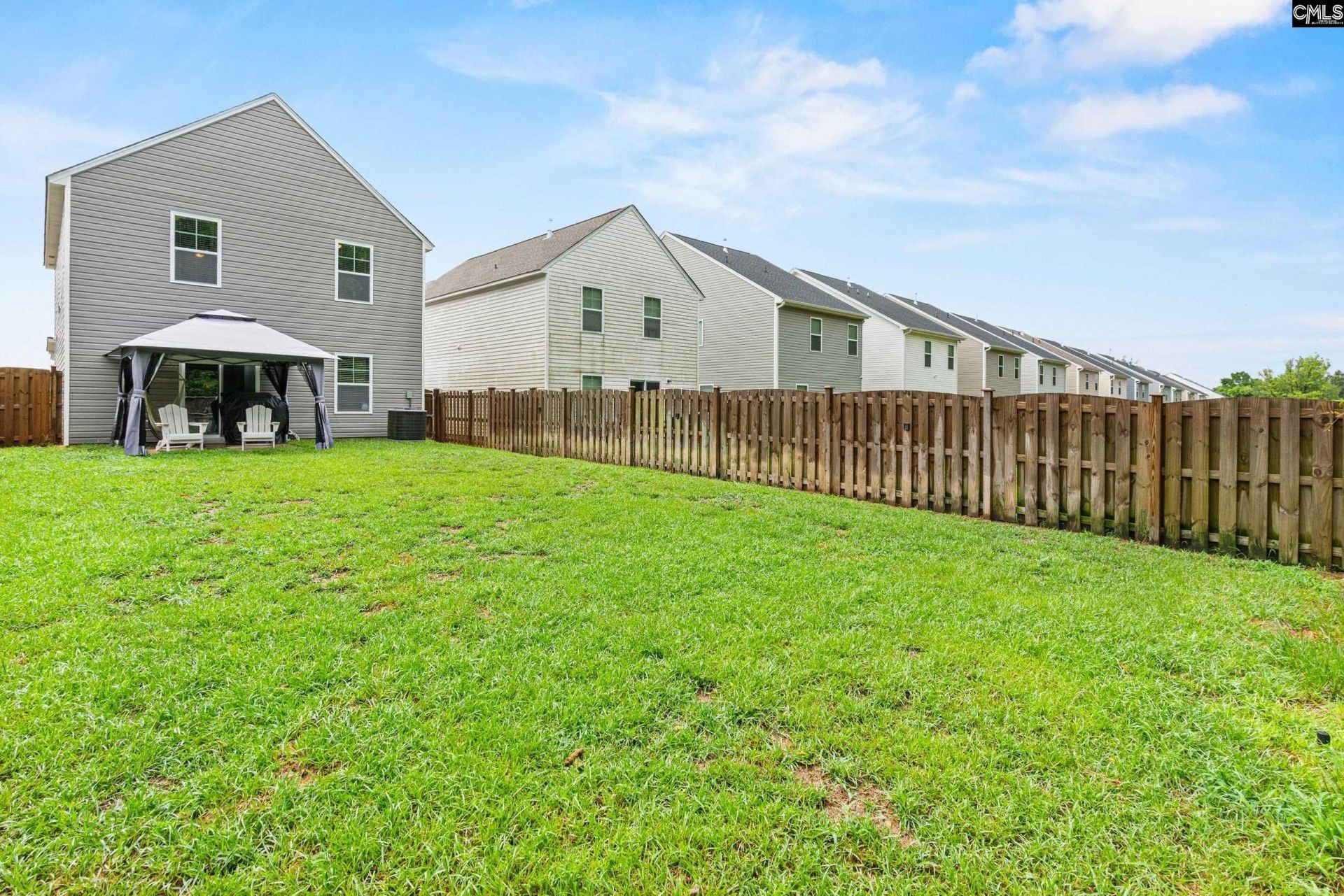 1069 Crescent Moon Loop Photo 4