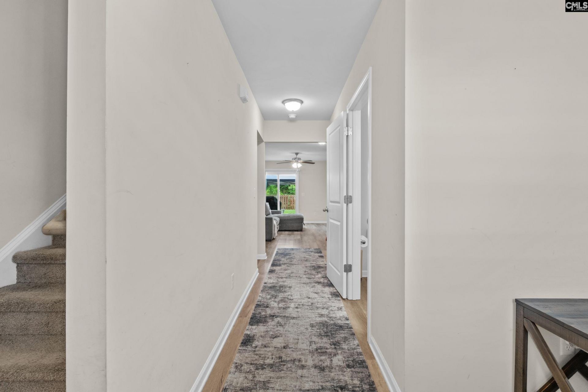 1069 Crescent Moon Loop Photo 6