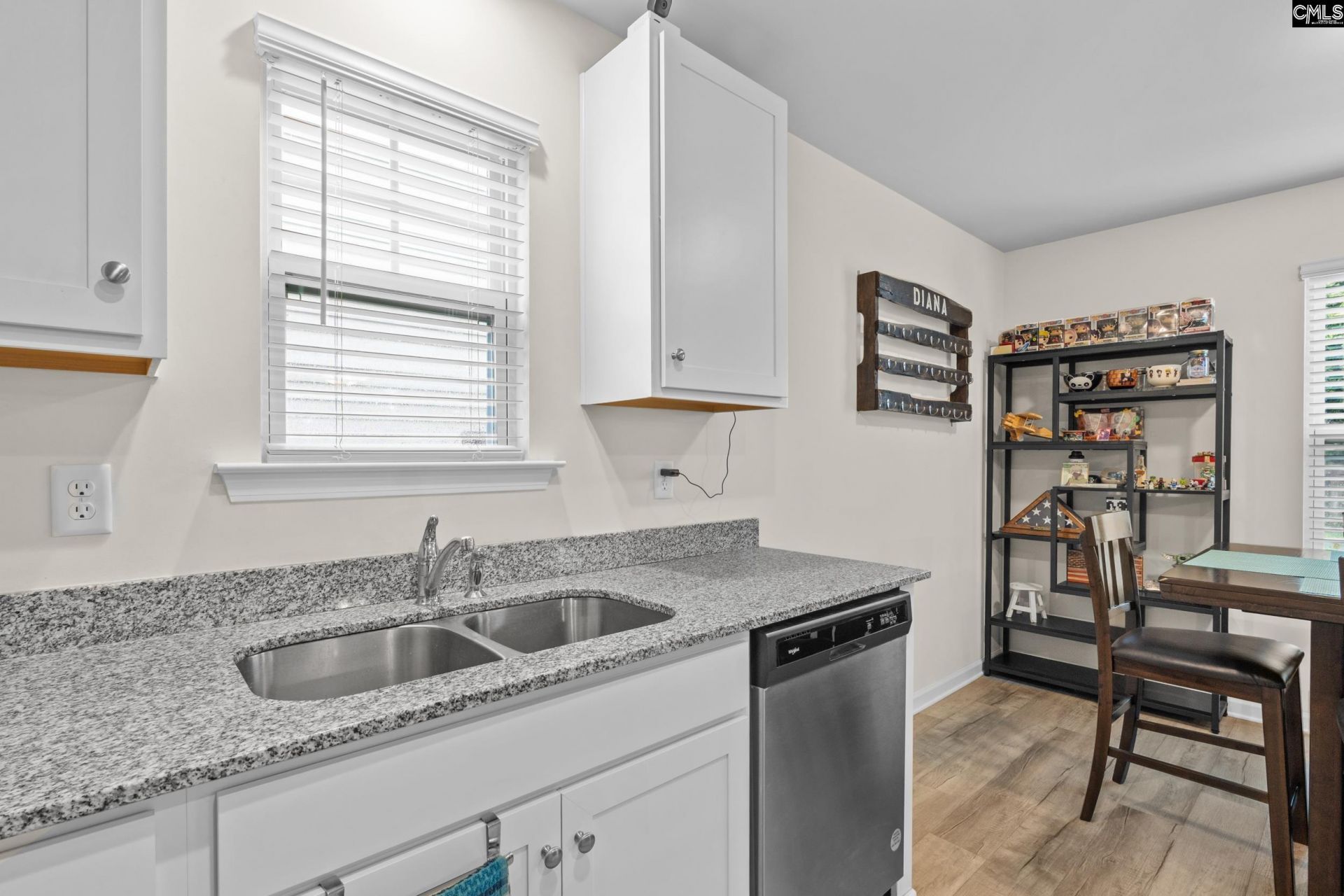 1069 Crescent Moon Loop Photo 9