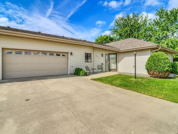 2916 12th Avenue S, Moorhead, MN 56560