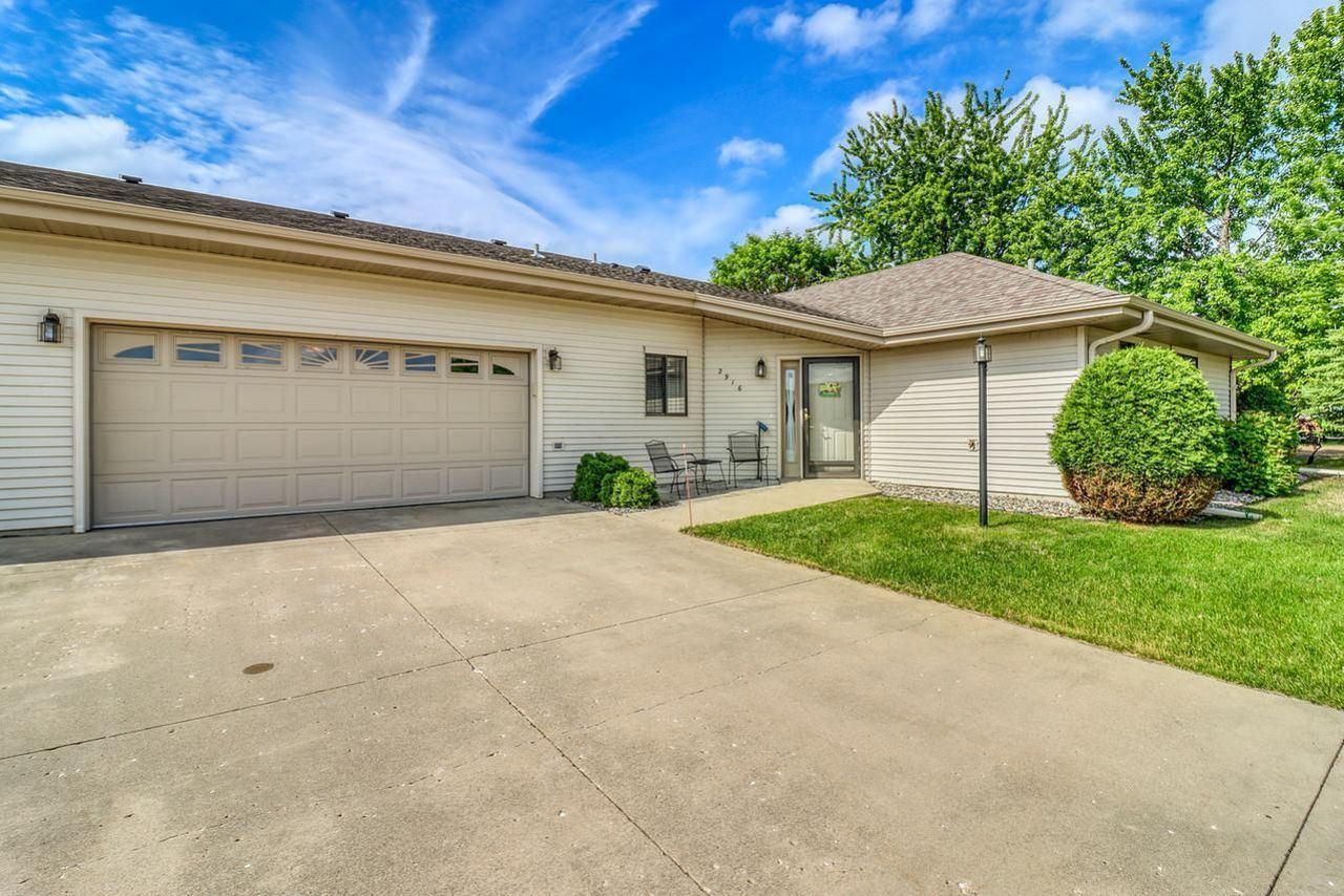 2916 12th Avenue S, Moorhead, MN 56560 Main Photo