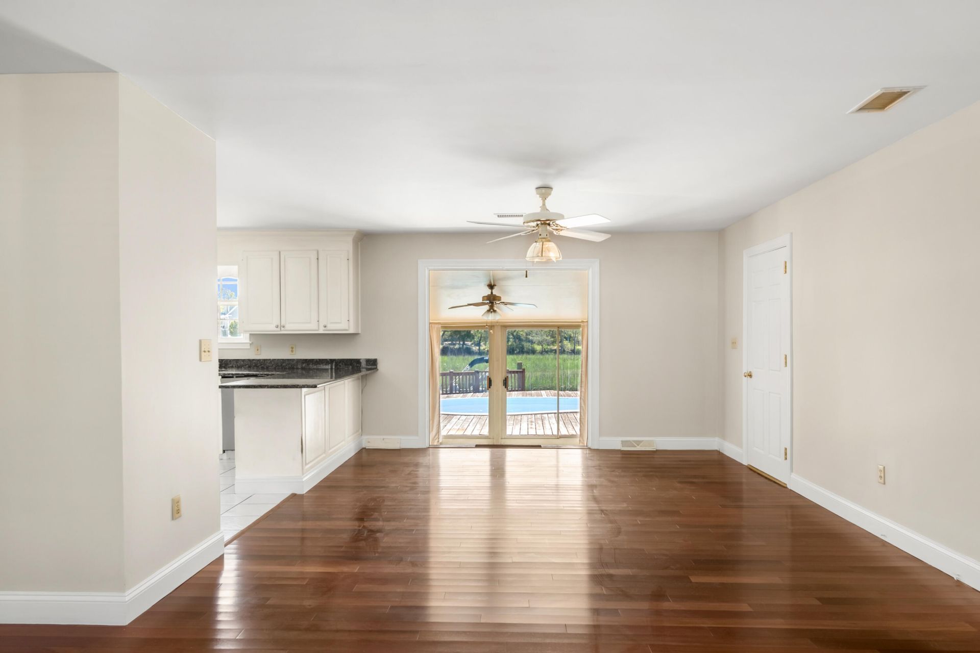 665 Port Circle Photo 30