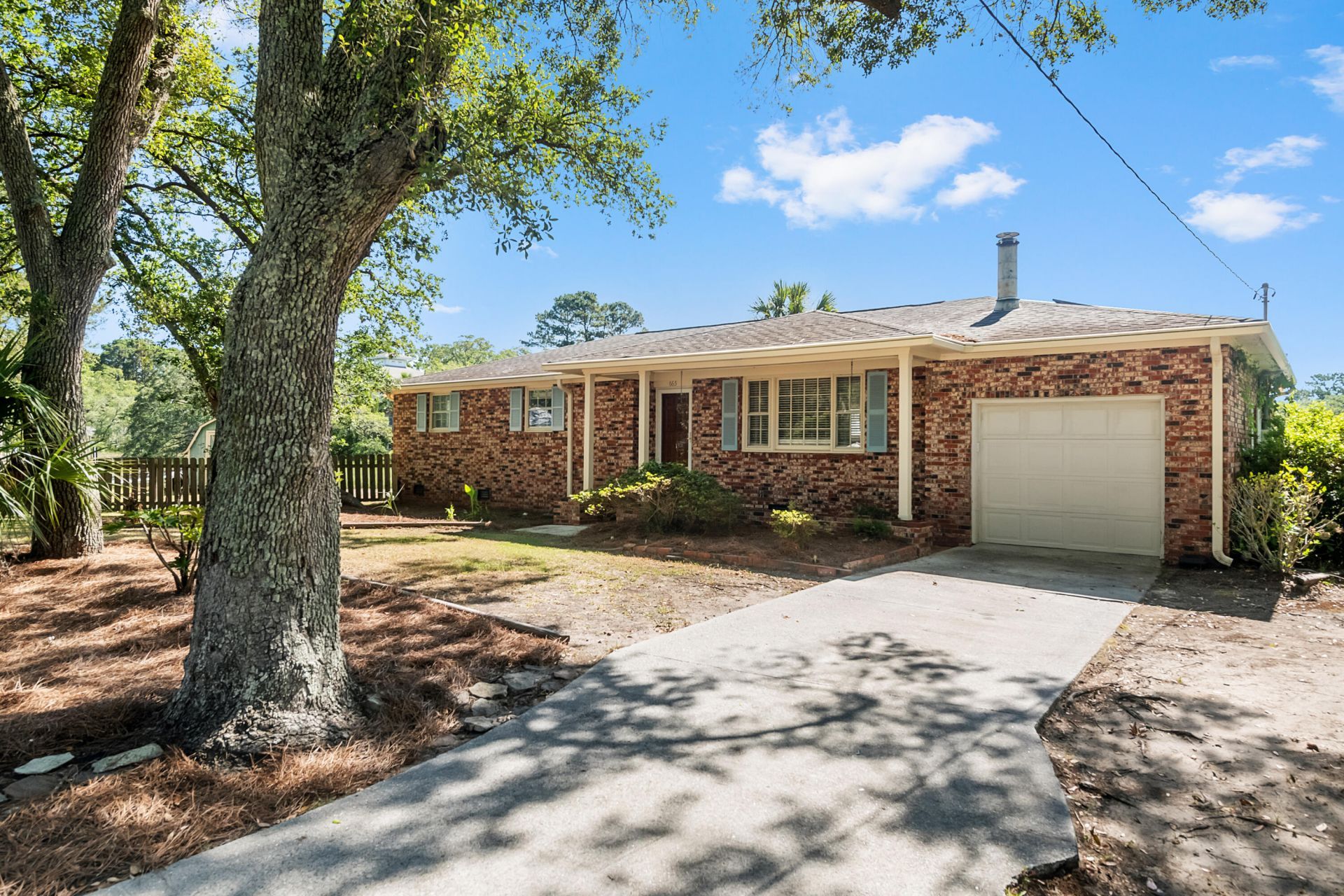665 Port Circle Photo 4