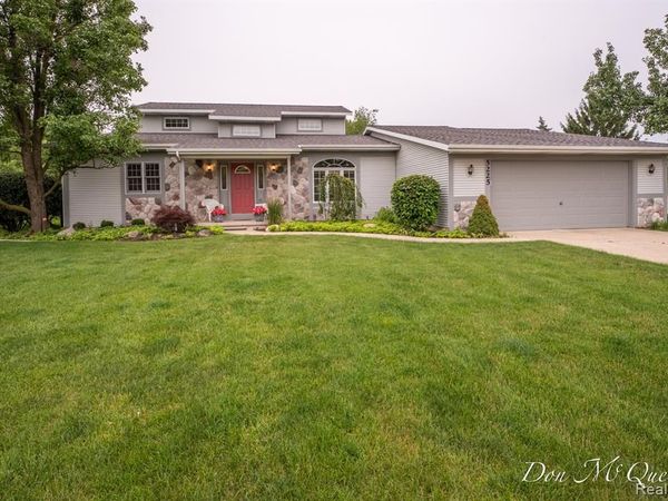 5225 Discovery Drive SE, Kentwood, MI 49508