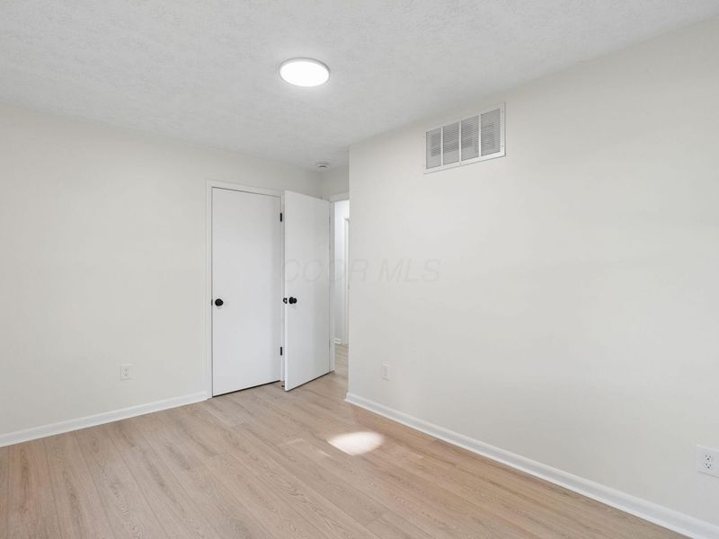 2055 Cherokee Drive, London, OH 43140 Photo 18
