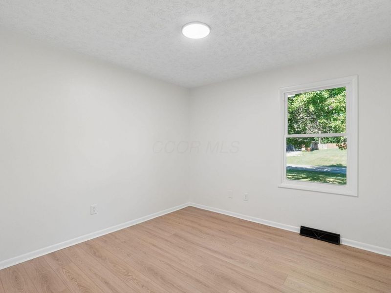 2055 Cherokee Drive, London, OH 43140 Photo 19