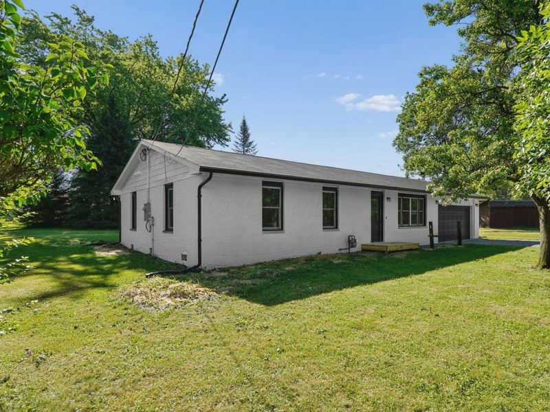 2055 Cherokee Drive, London, OH 43140 Photo 2