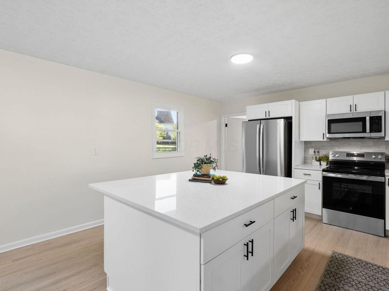 2055 Cherokee Drive, London, OH 43140 Photo 6