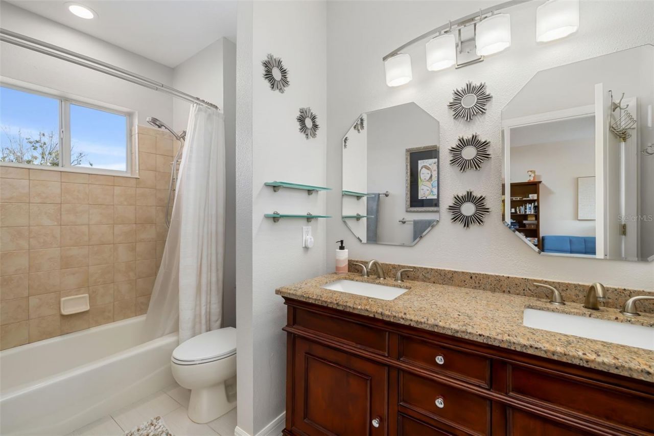 6215 Warbler Lane, Lakewood Ranch, FL 34202 Photo