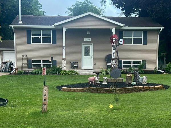 4733 W Oakwood Park Drive, Janesville, WI 53548